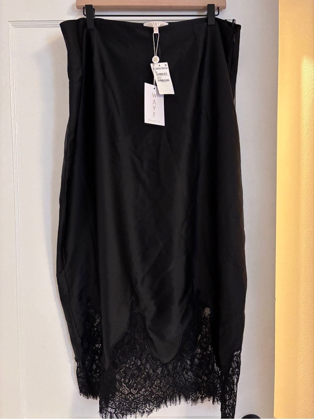 WAYF Vienna Lace Trim Satin Skirt Midi Skirt Black XL